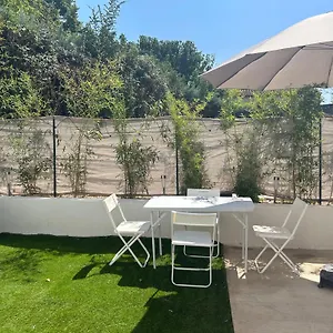  Hébergement de vacances Maison, Jardin, Piscine Parking Pres D'aix Centre France